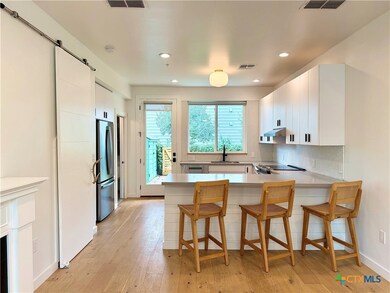 1903 Dutton Dr unit B, San Marcos, TX 78666 - photo 4