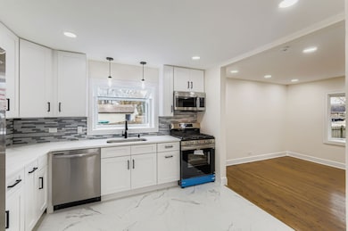 6755 Maple Ct, Bridgeview, IL 60455 - photo 3