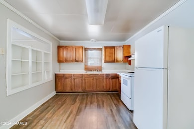7-web-or-mls-106 Sylvia St-3
