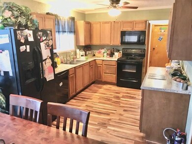 135 S Broadway St, Tekoa, WA 99033 - photo 3