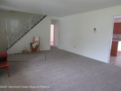 30 Ardmore Ln, Matawan, NJ 07747 - photo 2