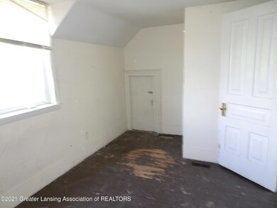 1014 W Shiawassee St, Lansing, MI 48915 - photo 2