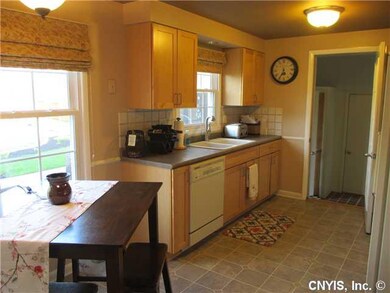 Kitchen Eat In Kitchen and a Formal Dining Room