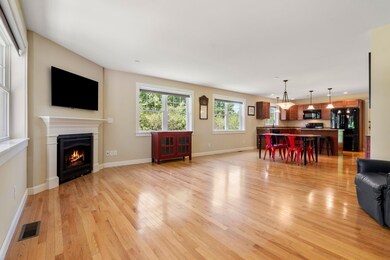 40 Worthen Rd, Durham, NH 03824 - photo 5