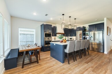 2 Greystone Ct, Angleton, TX 77515 - photo 3