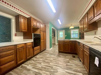 106 Creek Cir, Eufaula, AL 36027 - photo 2