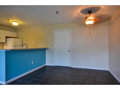 372 Hildred Dr unit 372, Burlington, VT 05401 - photo 2