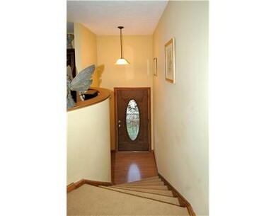 Entry/Foyer.