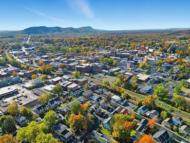 30 Graves Ave unit B, Northampton, MA 01060 - photo 3