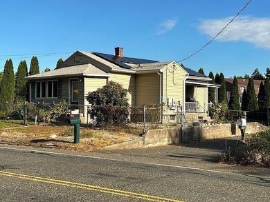 370 Chapin St, Ludlow, MA 01056 - photo 2