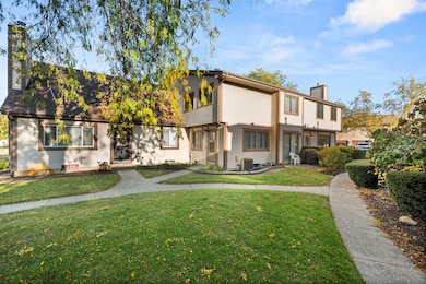 1721 Cedarbrook Ct unit 1, Sycamore, IL 60178 - photo 2