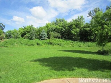 4716 Weston Hills Dr, Saint Paul, MN 55123 - photo 3