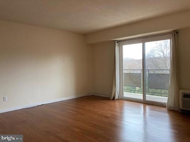 27411 Valley Run Dr unit 411, Wilmington, DE 19810 - photo 4