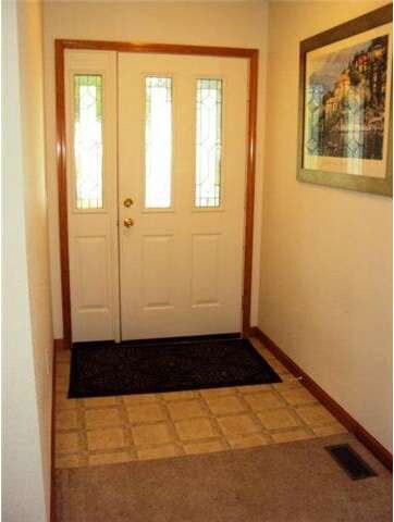 5452 Cowan St, Toledo, OH 43613 - photo 2