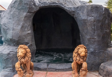 4745 Gunlock Cir, North Las Vegas, NV 89031 - photo 2