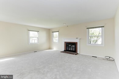 12107 Reardon Ln, Bowie, MD 20715 - photo 6