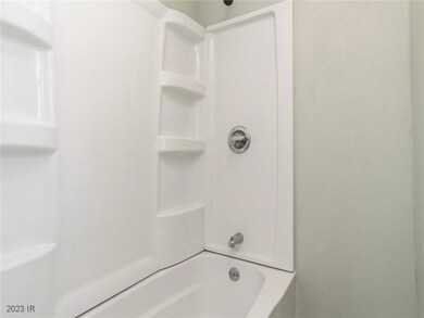 2623 E Walnut St, Des Moines, IA 50317 - photo 7