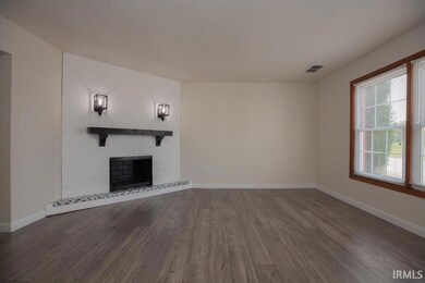 203 Olde Newburgh Dr, Newburgh, IN 47630 - photo 3