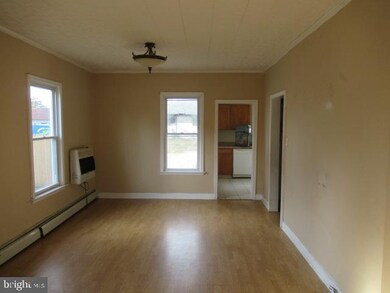 151 W Clayton Ave, Clayton, NJ 08312 - photo 2