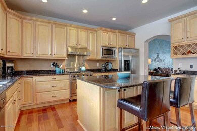 42'cabinets,soft-close drawers,wine rack