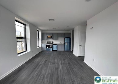 123 N Lumber St unit 2B, Allentown, PA 18102 - photo 2