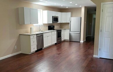 343 W Madison St, Tipton, IN 46072 - photo 2