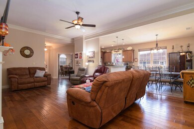 High Ceiling with Molding
