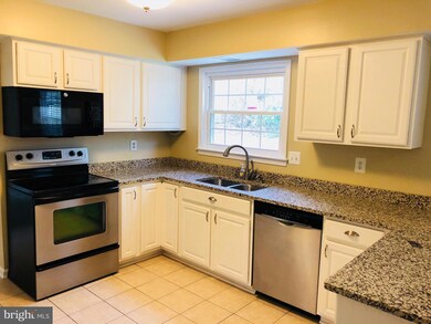 15860 Montview Dr, Dumfries, VA 22025 - photo 5