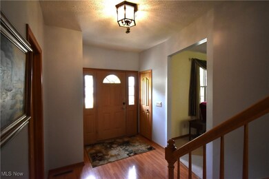 26977 Valeside Ln, Olmsted Falls, OH 44138 - photo 4