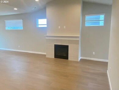 225 W 19th St, Lafayette, OR 97127 - photo 6