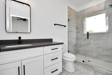 8418 Observatory St unit B, Houston, TX 77088 - photo 5