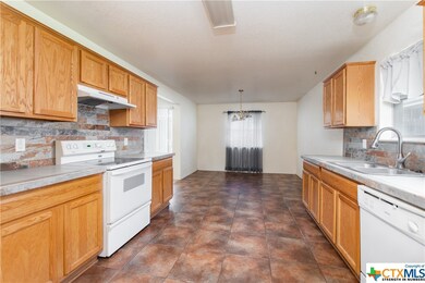 2413 Upland Bend Dr, Temple, TX 76502 - photo 5