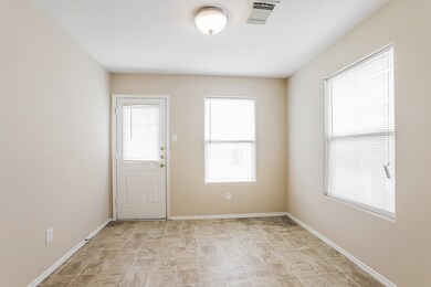 8822 Clearbourne Ln, Houston, TX 77075 - photo 5