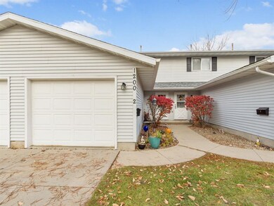 1200 Daleview Dr unit 2, Marion, IA 52302 - photo 2