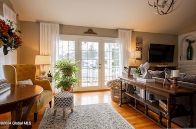 1079 Merlin Dr, Schenectady, NY 12309 - photo 5