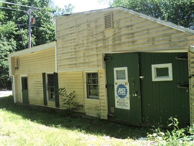 306 Sterling St, Clinton, MA 01510 - photo 5