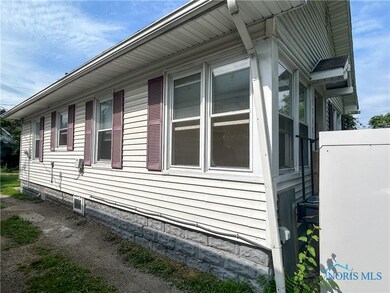1717 Fairfax Rd, Toledo, OH 43613 - photo 3