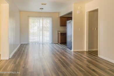 6707 Mopsy Ln, Jacksonville, FL 32210 - photo 4