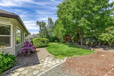 2443 Greenridge Dr, Medford, OR 97504 - photo 4