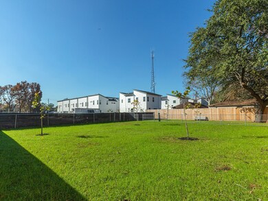 506 W Donovan St unit B, Houston, TX 77091 - photo 7