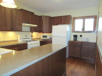 Another look at the kitchen