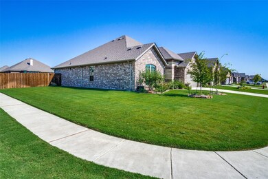 140 Colonial Dr, Joshua, TX 76058 - photo 2