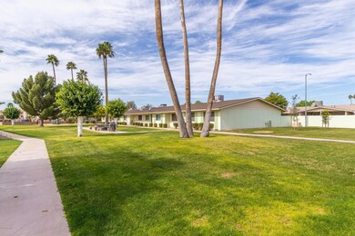 13621 N Newcastle Dr, Sun City, AZ 85351 - photo 5