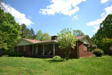 1249 Southmont Dr, Asheboro, NC 27205 - photo 2