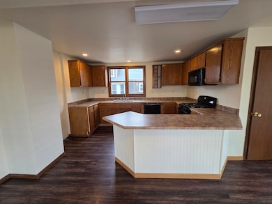 526 Central St, Oshkosh, WI 54901 - photo 4