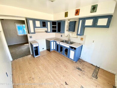 Kitchen 2 dining