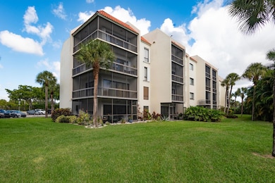 3050 Presidential Way unit 403, West Palm Beach, FL 33401 - photo 2
