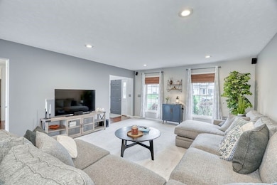 1027 Pondbrook Point, Webster, NY 14580 - photo 5