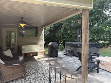 2196 Killington Dr, Clarksville, TN 37040 - photo 3