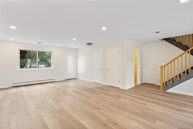 221 Tamerisk Ln, New Windsor, NY 12553 - photo 5